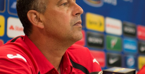 Photo: Trinidad and Tobago head coach Stephen Hart. (Courtesy CONCACAF)