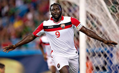 Photo: Trinidad and Tobago captain Kenwyne Jones celebrates his goal against Mexico in the 2015 CONCACAF Gold Cup. (Courtesy CONCACAF)