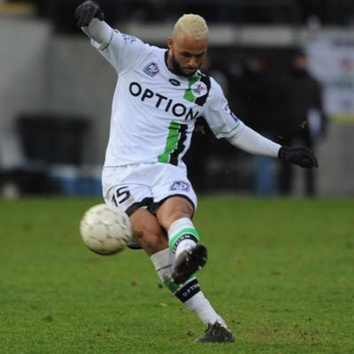 Photo: Trinidad and Tobago midfielder John Bostock goes for goal in the Belgium top flight. (Courtesy Extheline.co.uk)