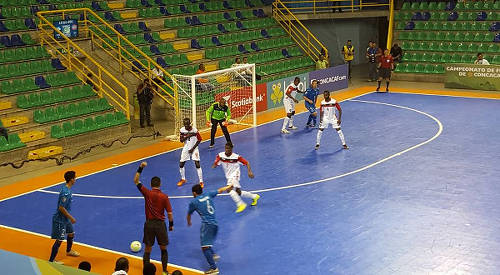 Photo: Honduras prepare to take a set piece during CONCACAF Play Off action against Trinidad and Tobago on 5 May 2016. Honduras won 6-4 on aggregate to advance. (Courtesy TTFA Media)