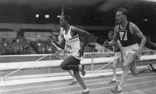 Photo: Emmanuel McDonald Bailey (left) competed for Britain at the 1948 Olympic Games. (Photo: Hulton Getty)