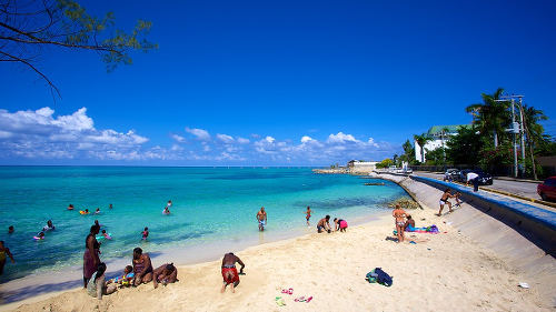 Photo: A beach in Montego Bay, Jamaica. (Copyright Expedia)