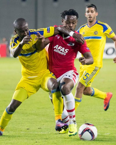 Photo: Trinidad and Tobago and AZ Alkmaar winger Levi Garcia (right) takes on Maccabi Tel Aviv and Israel international defender Eli Dasa (L) during a Europa Cup contest on 3 November 2016, at the Netanya Stadium.  (Copyright AFP 2017/Jack Guez)